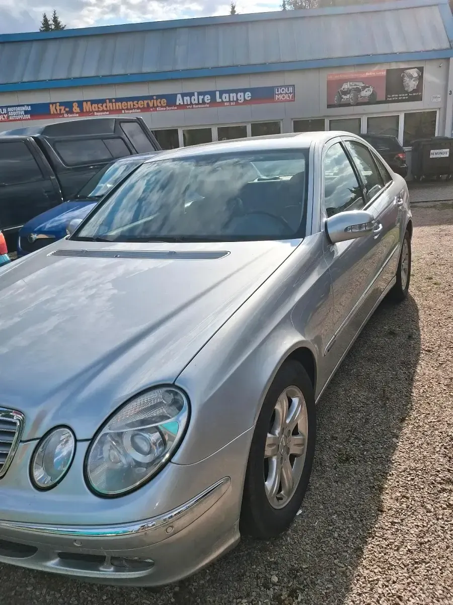 Gebraucht Mercedes E280 231 PS (169 kW) 2005 Silber Limousine