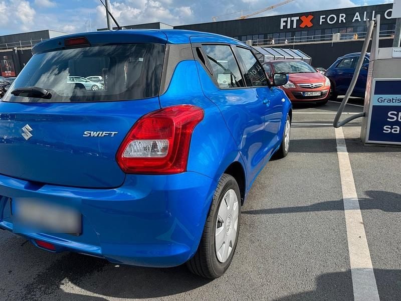 Gebraucht Suzuki Swift 90 PS (66 kW) 2017 Blau Kleinwagen