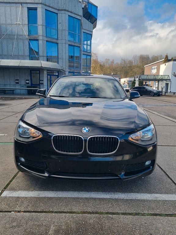 Gebraucht BMW 114 102 PS (75 kW) 2014 Schwarz Kleinwagen