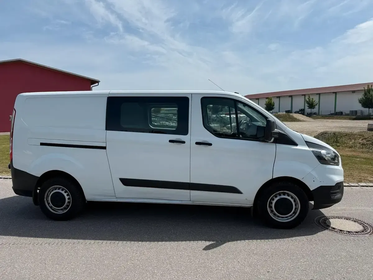 Gebraucht Ford Transit Custom 131 PS (96 kW) 2018 Weiß Van / Kleinbus