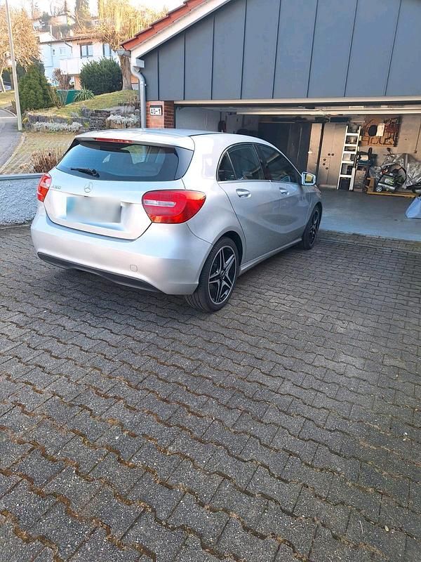 Gebraucht Mercedes A180 AMG 122 PS (89 kW) 2014 Grau Kleinwagen