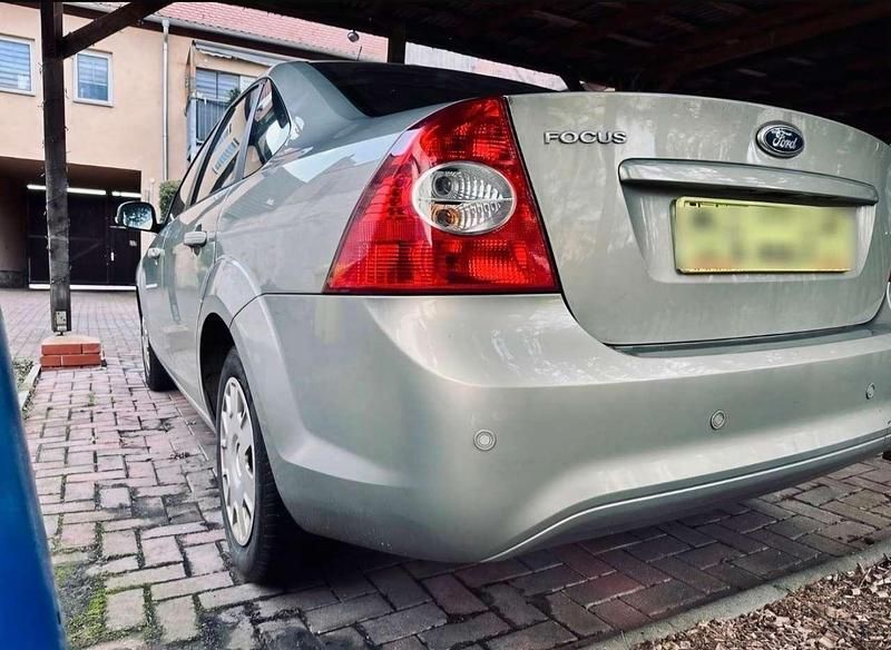 Gebraucht Ford Focus 137 PS (100 kW) 2009 Silber Limousine