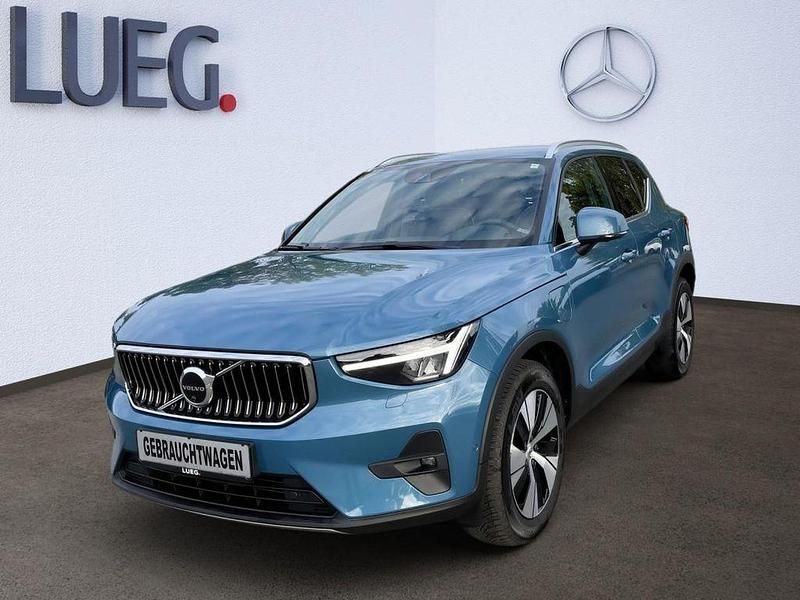 Fjord blue / metallic Gebraucht 2022 Volvo XC40 Plus SUV | 29.900 € (Guter Preis) - Bild 1/4