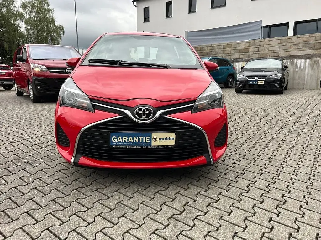 Gebraucht Toyota Yaris Multidrive S 99 PS (72 kW) 2016 Rot Limousine