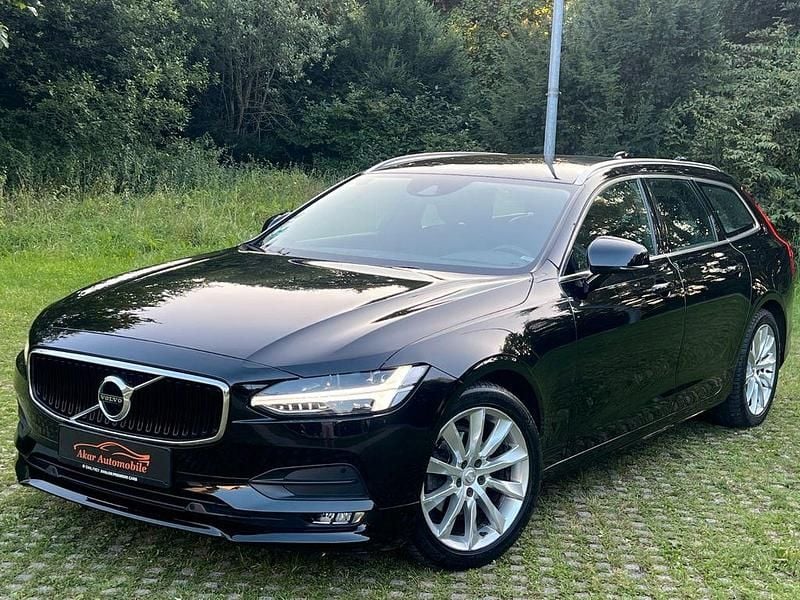 Schwarz Gebraucht 2020 Volvo V90 Momentum Kombi | 16.990 € (Etwas zu teuer) - Bild 1/4