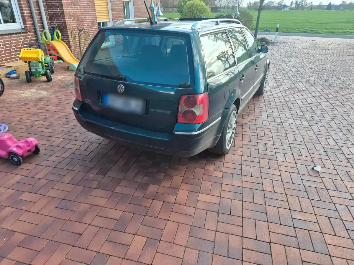 Gebraucht VW Passat 150 PS (110 kW) 2000 Grün Limousine