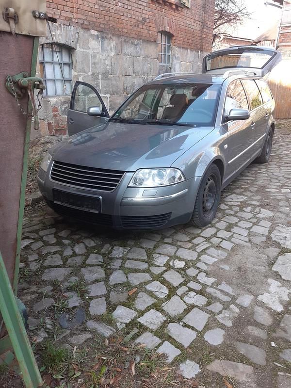 Gebraucht VW Passat 170 PS (125 kW) 2001 Grau Kombi