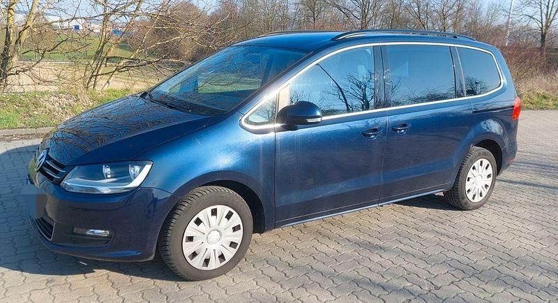 Gebraucht VW Sharan Trendline 140 PS (102 kW) 2012 Blau Van / Kleinbus