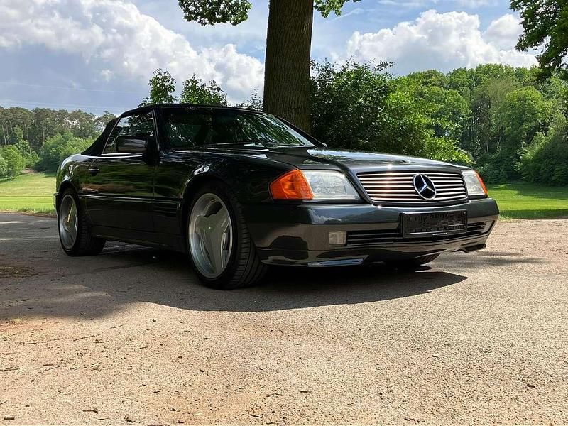 Grau Gebraucht 1991 Mercedes SL300 Cabrio | 29.990 € - Bild 1/4
