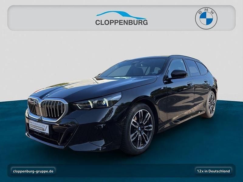 Schwarz Gebraucht 2024 BMW 520 M Sport Kombi | 45.555 € (Superpreis) - Bild 1/4