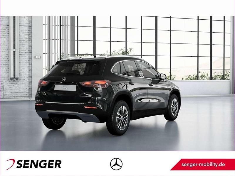 Gebraucht Mercedes GLA200 163 PS (119 kW) 2025 Unilack nachtschwarz SUV