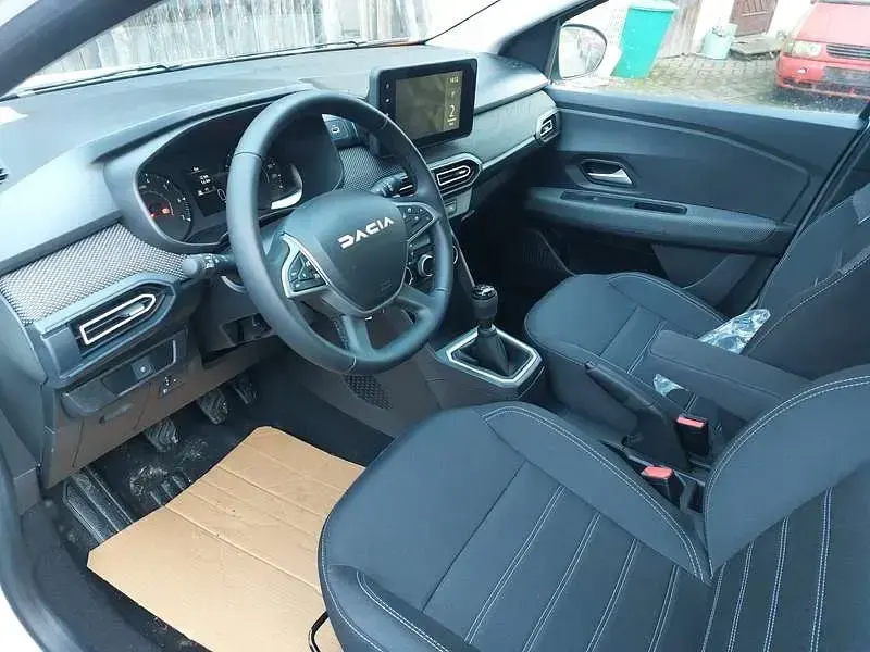 Neu Dacia Sandero Expression 91 PS (66 kW) 2025 Weiß Limousine