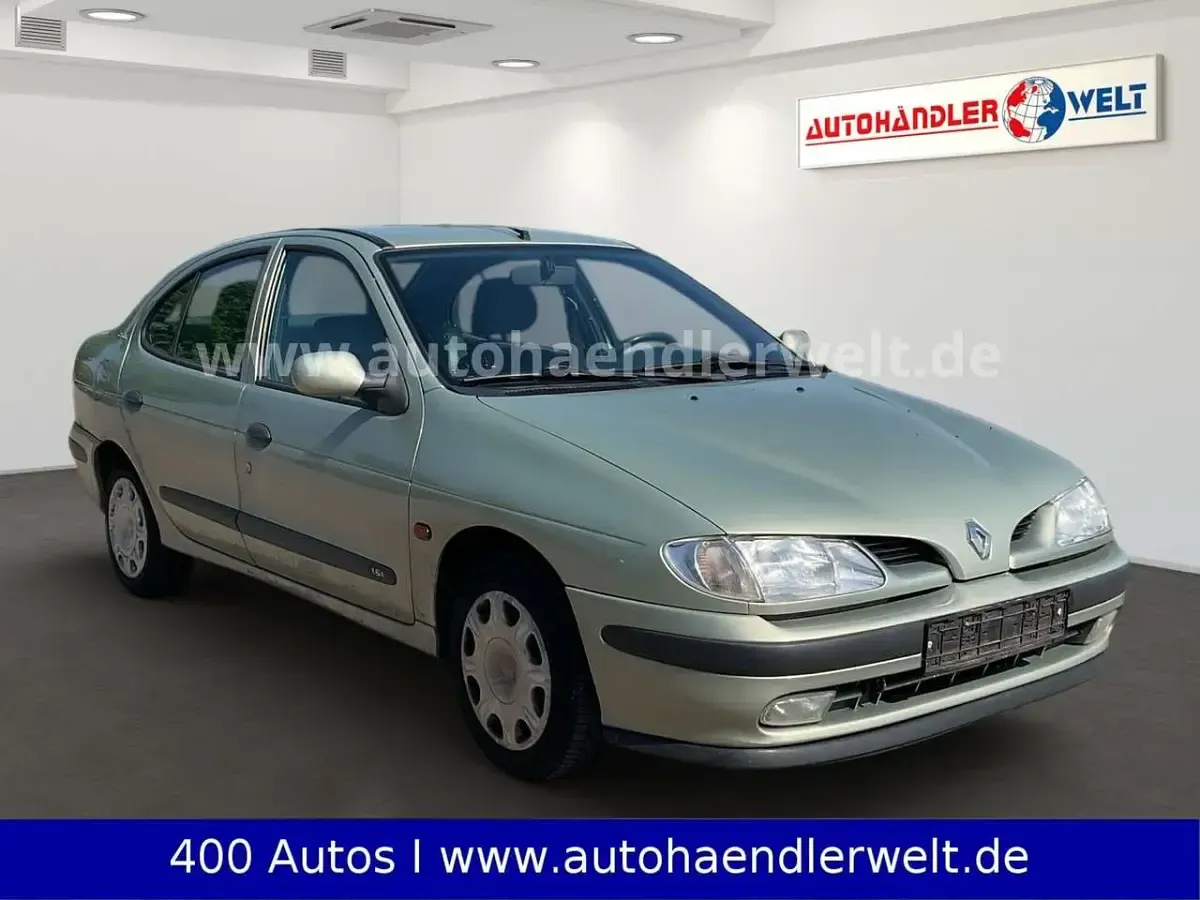 Gebraucht Renault Mégane 90 PS (66 kW) 1997 Grünmetallic Limousine