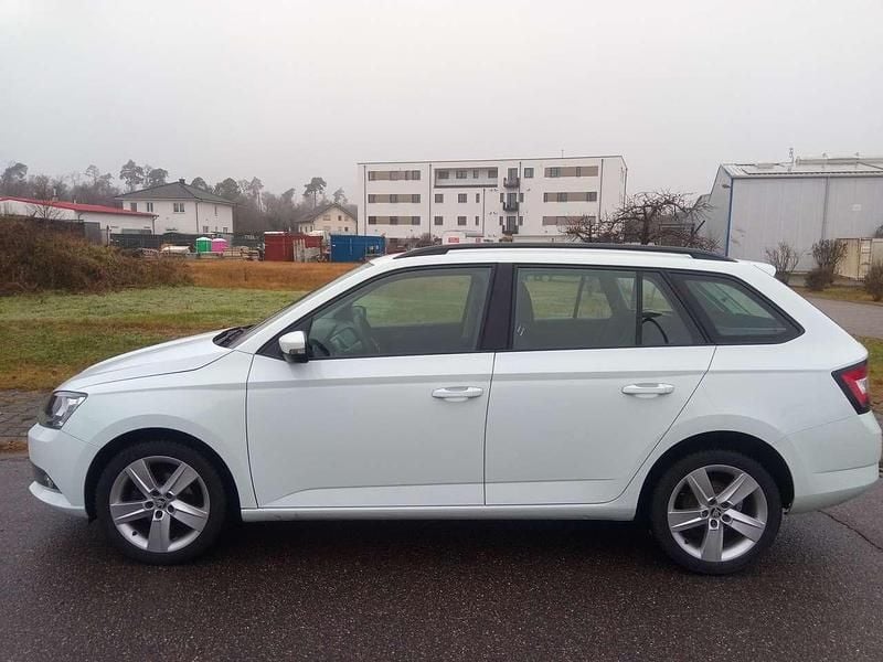 Gebraucht Skoda Fabia 75 PS (55 kW) 2018 Weiß Kombi