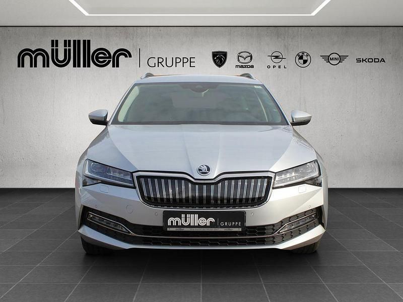 Gebraucht Skoda Superb Style 218 PS (160 kW) 2022 Brillantsilber metallic (metallic) Kombi