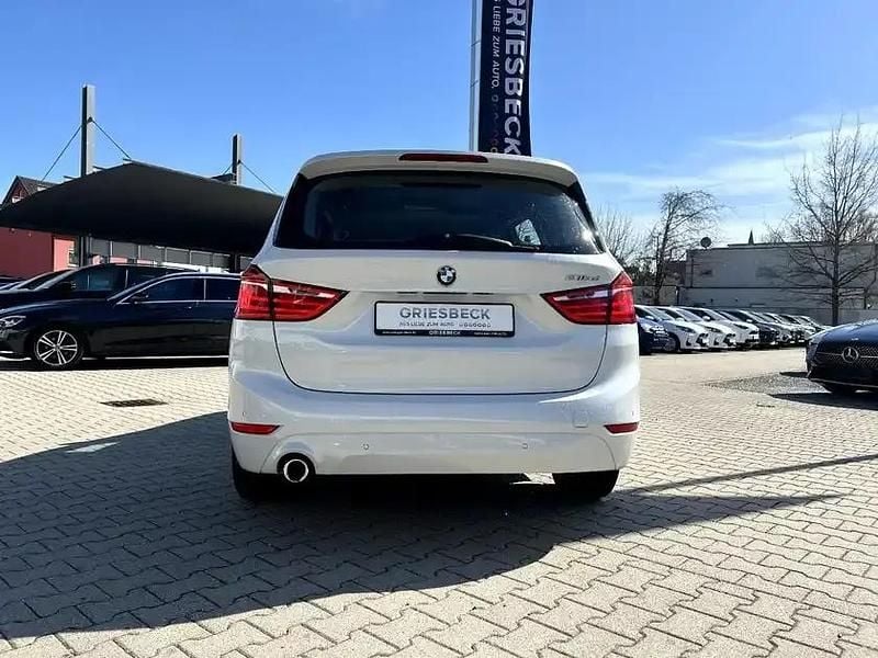Gebraucht BMW 216 Advantage 116 PS (85 kW) 2022 Mineralweiss metallic Van / Kleinbus