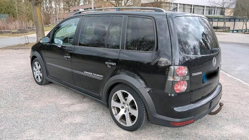 Gebraucht VW Touran Cross 140 PS (102 kW) 2008 Schwarz Van / Kleinbus