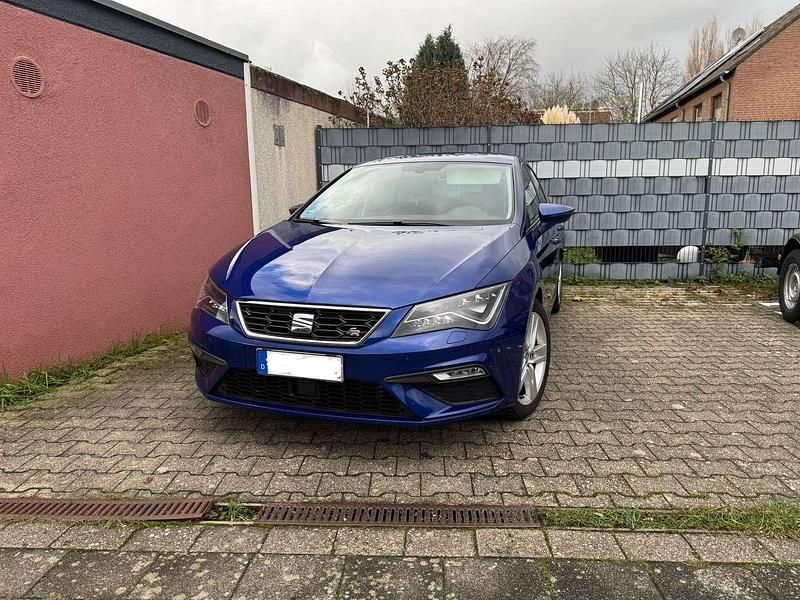 Blau Gebraucht 2017 Seat Leon FR Limousine | 13.500 € (Fairer Preis) - Bild 1/4