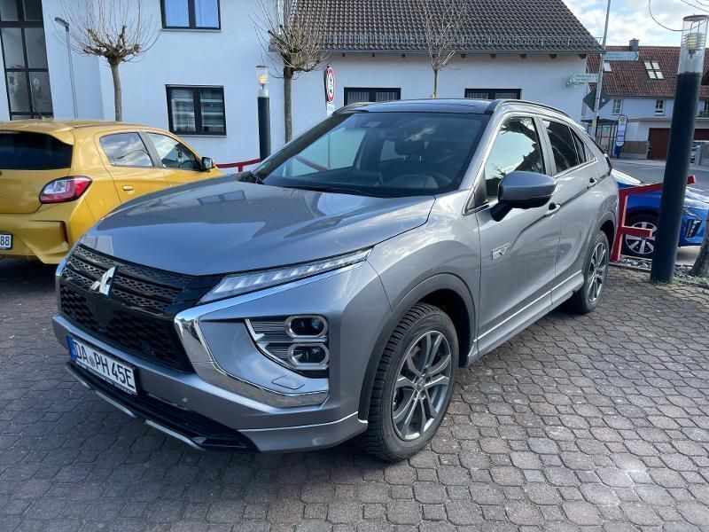 Platinumgrau Gebraucht 2024 Mitsubishi Eclipse Cross Top SUV | 34.300 € (Teuer) - Bild 1/4