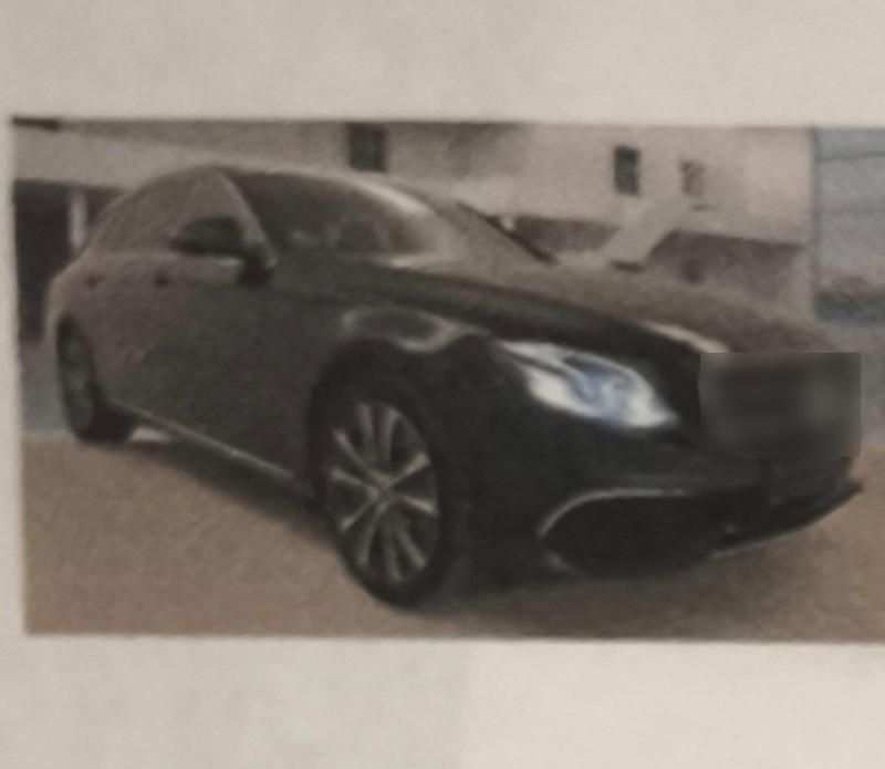 Gebraucht Mercedes E300 194 PS (142 kW) 2019 Blau Kombi