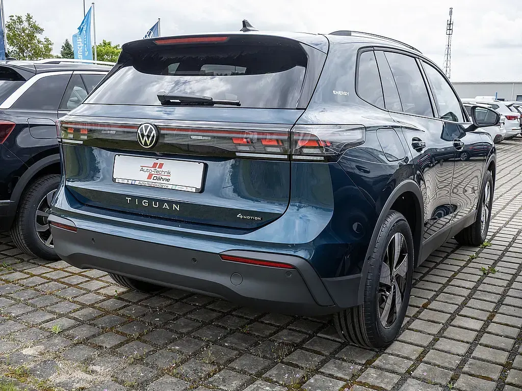 Neu VW Tiguan Life 204 PS (150 kW) 2026 Nightshade blue SUV
