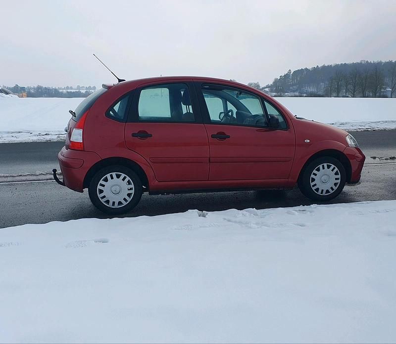 Gebraucht Citroën C3 73 PS (53 kW) 2009 Rot Limousine