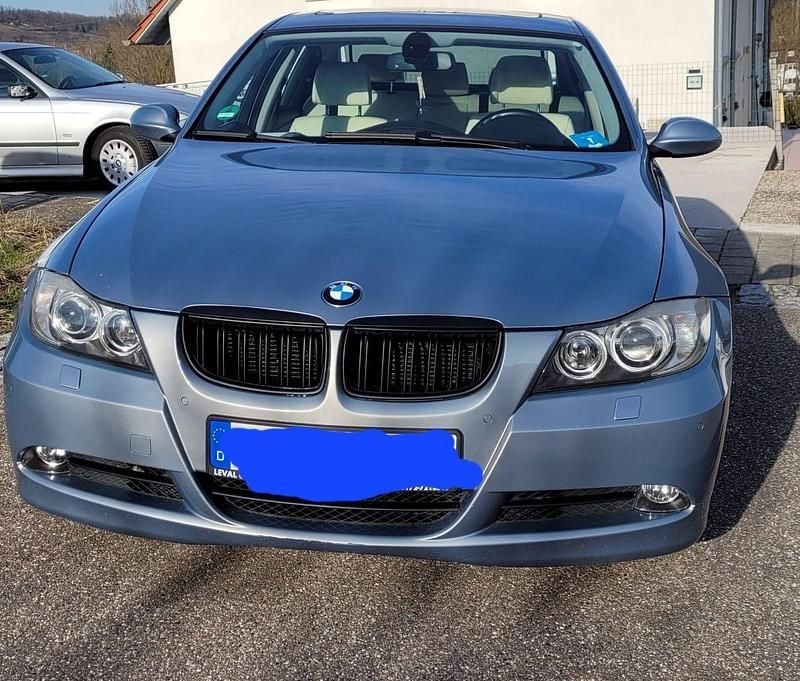 Andere farben Gebraucht 2005 BMW 325 Sport Line Limousine | 4.900 € (Superpreis) - Bild 1/4