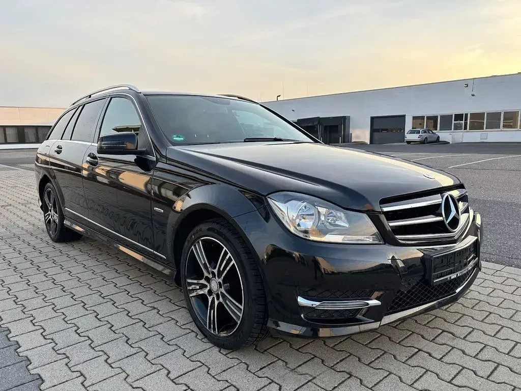 Gebraucht Mercedes C180 AMG 156 PS (114 kW) 2014 Schwarz Kombi