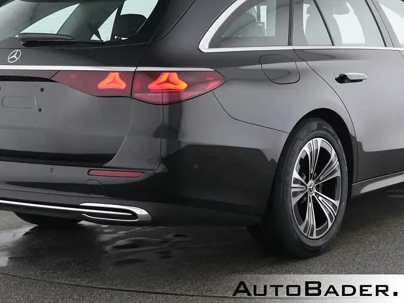 Gebraucht Mercedes E220 Advanced 197 PS (144 kW) 2025 Schwarz Limousine