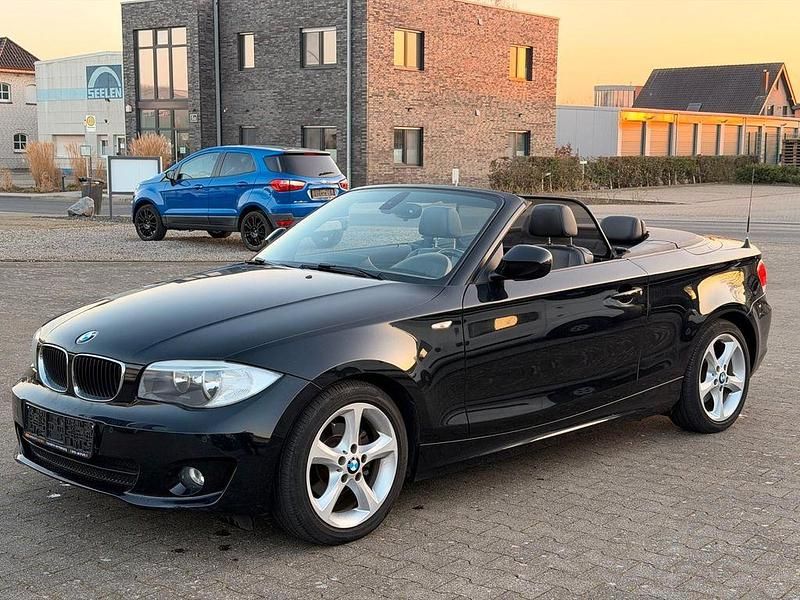 Gebraucht BMW 118 Cabriolet Sport Line 143 PS (105 kW) 2013 Schwarz Cabrio