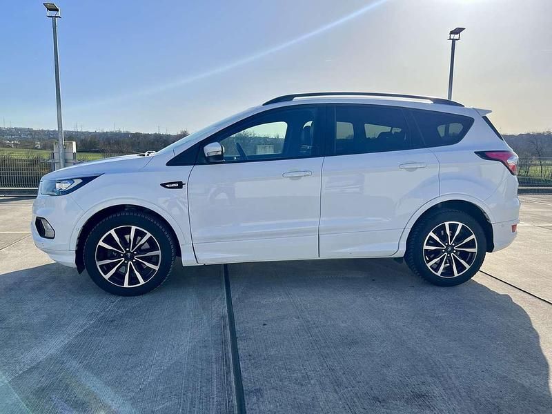 Gebraucht Ford Kuga ST-Line 175 PS (128 kW) 2018 Weiß SUV