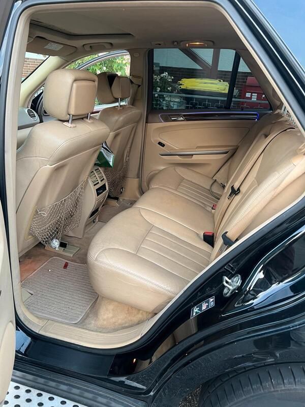 Schwarz Gebraucht 2009 Mercedes ML320 SUV | 5.000 € (Guter Preis) - Bild 1/4