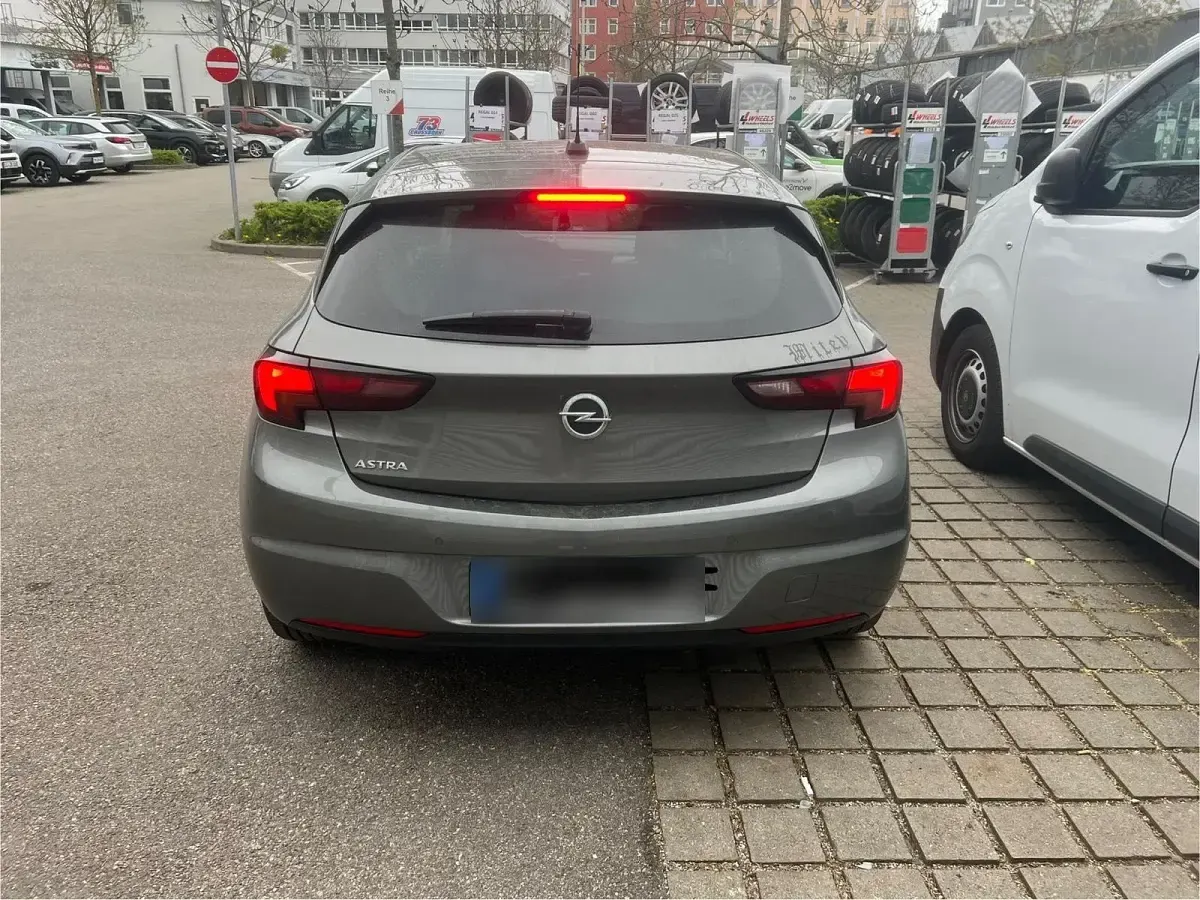 Gebraucht Opel Astra 145 PS (106 kW) 2019 Grau Limousine