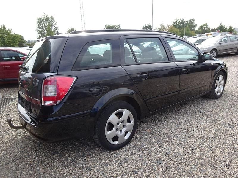 Gebraucht Opel Astra 116 PS (85 kW) 2008 Schwarz Kombi