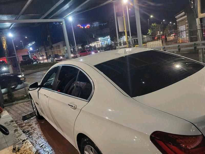 Gebraucht BMW 730 258 PS (189 kW) 2014 Weiß Limousine