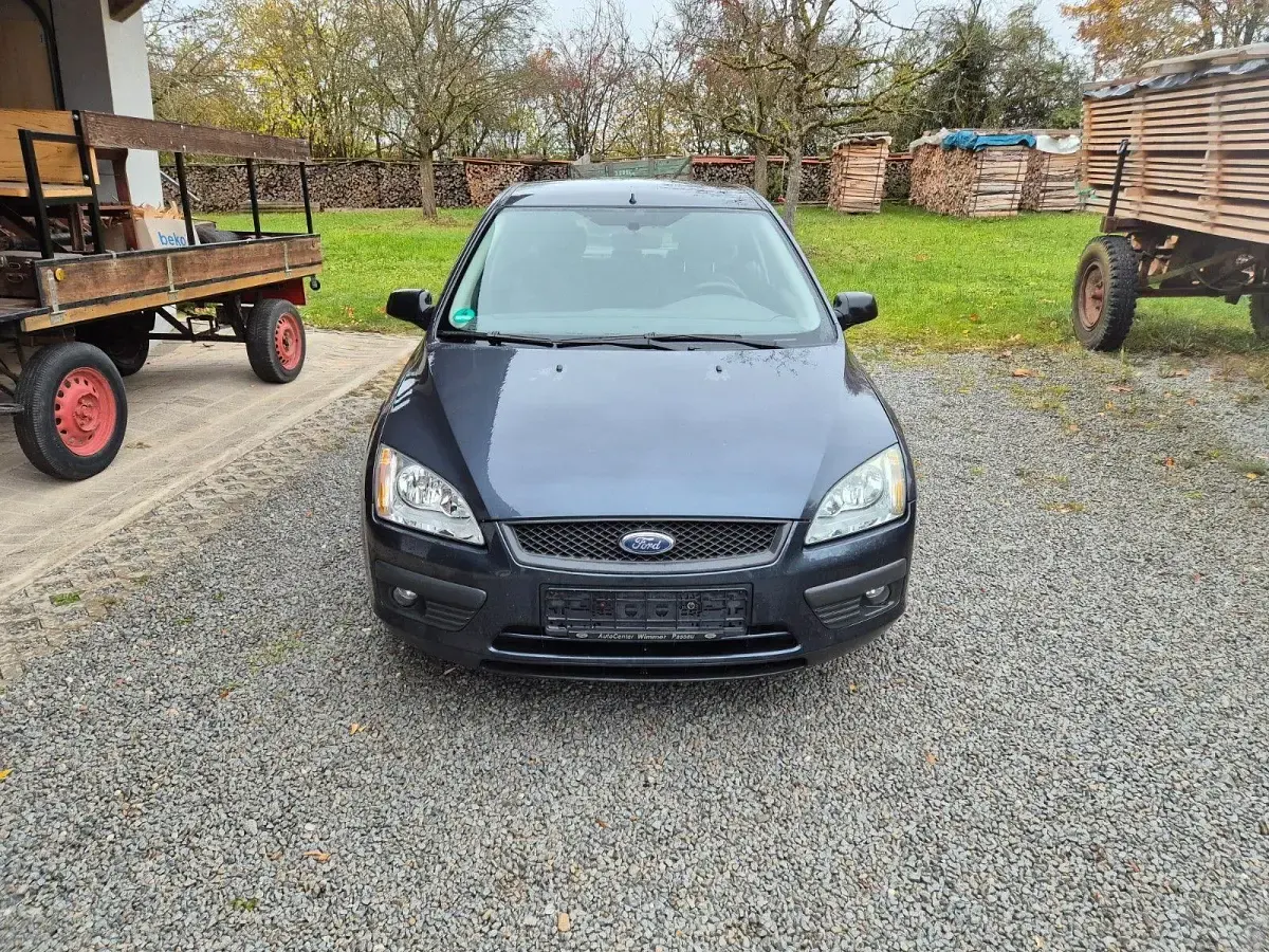 Brugt Ford Focus 80 HK (58 kW) 2006 Blå Sedan