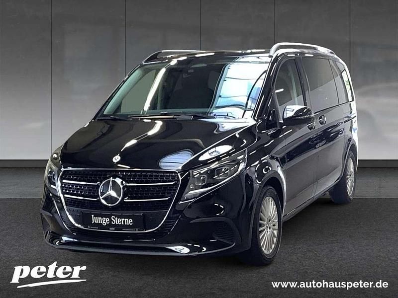 Obsidianschwarz metallic Gebraucht 2024 Mercedes V220 Style Van / Kleinbus | 58.990 € (Teuer) - Bild 1/4
