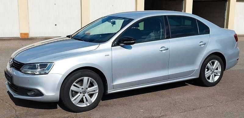 Gebraucht VW Jetta Trendline 105 PS (77 kW) 2013 Silber Limousine