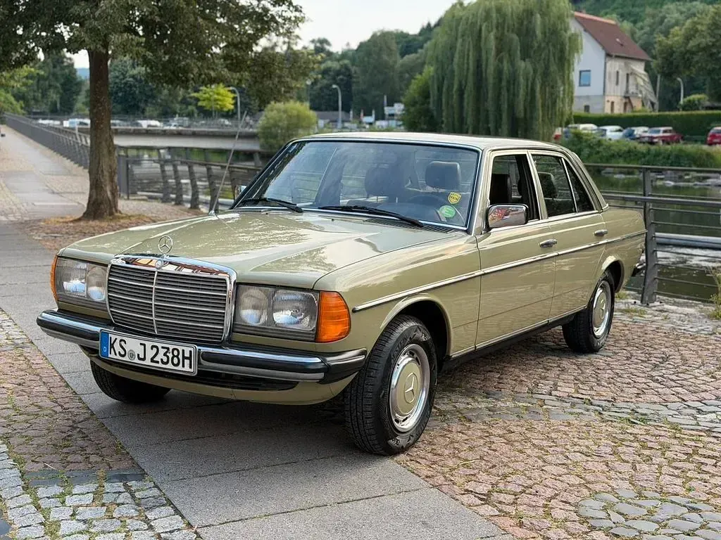 Gebraucht Mercedes 200 60 PS (44 kW) 1984 Limousine