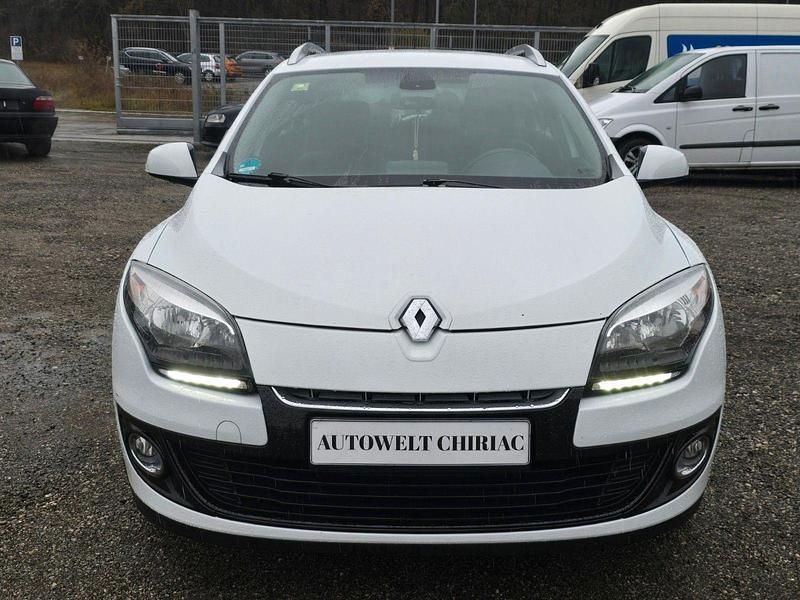 Gebraucht Renault Mégane GrandTour Initiale Paris 116 PS (85 kW) 2014 Weiß Kombi