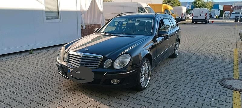 Schwarz Gebraucht 2007 Mercedes E320 Kombi | 4.400 € (Teuer) - Bild 1/4