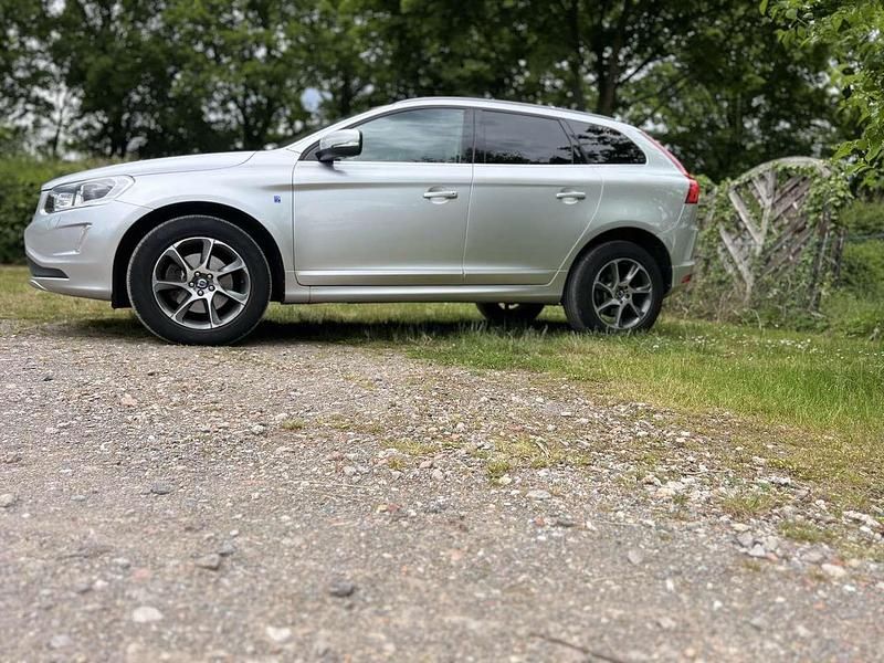 Grau Gebraucht 2014 Volvo XC60 Ocean Race SUV | 14.000 € (Fairer Preis) - Bild 1/4