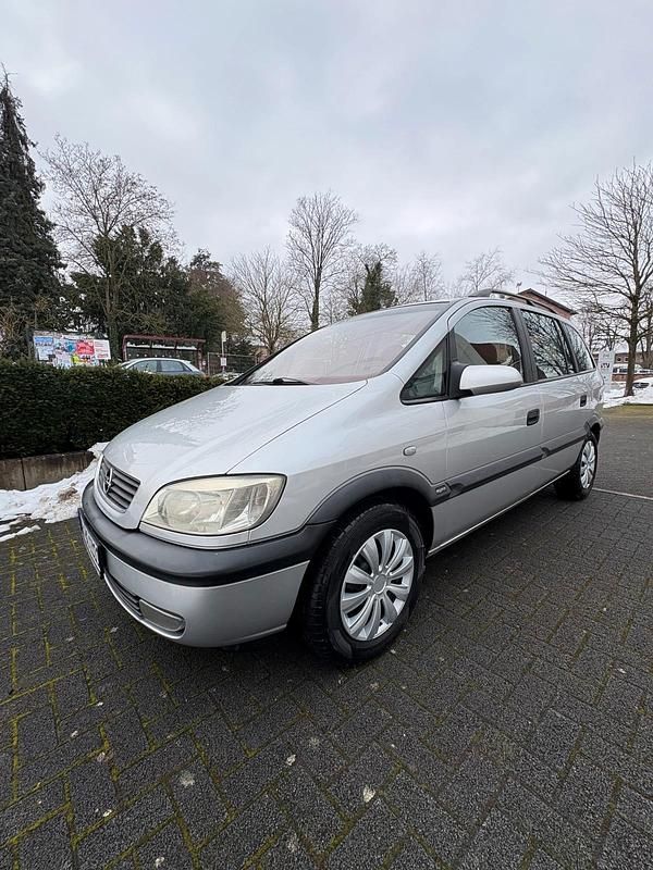 Gebraucht Opel Zafira 125 PS (91 kW) 2000 Silber Van / Kleinbus