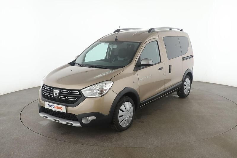 Braun Gebraucht 2020 Dacia Dokker Stepway Van | 17.100 € (Etwas zu teuer) - Bild 1/3