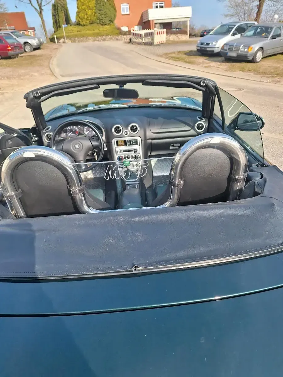 Second-hand Mazda MX5 110 CP (80 kW) 1999 Verde Cabrio