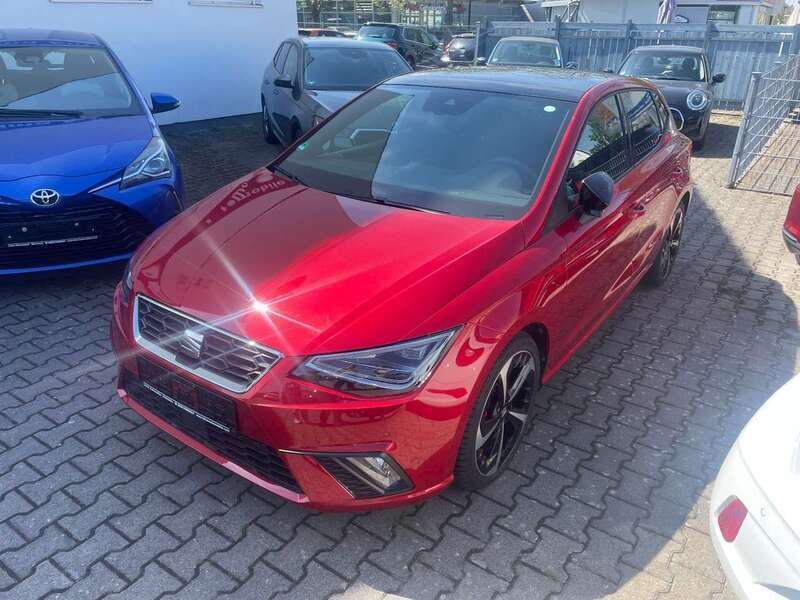 "desire" rot Gebraucht 2024 Seat Ibiza FR Kleinwagen | 20.990 € (Fairer Preis) - Bild 1/4