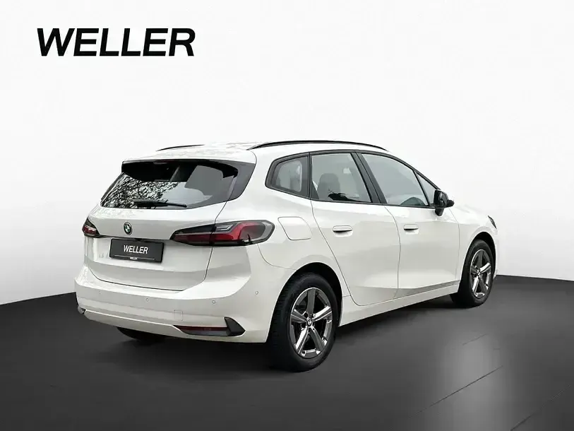 Gebraucht BMW 225 Active Tourer Performance 245 PS (180 kW) 2023 Alpinweiss iii (weiß) Van / Kleinbus