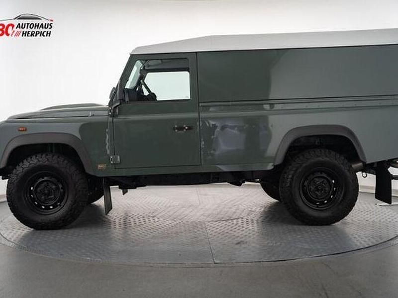 Gebraucht Land Rover Defender 122 PS (89 kW) 2011 Keswick green SUV