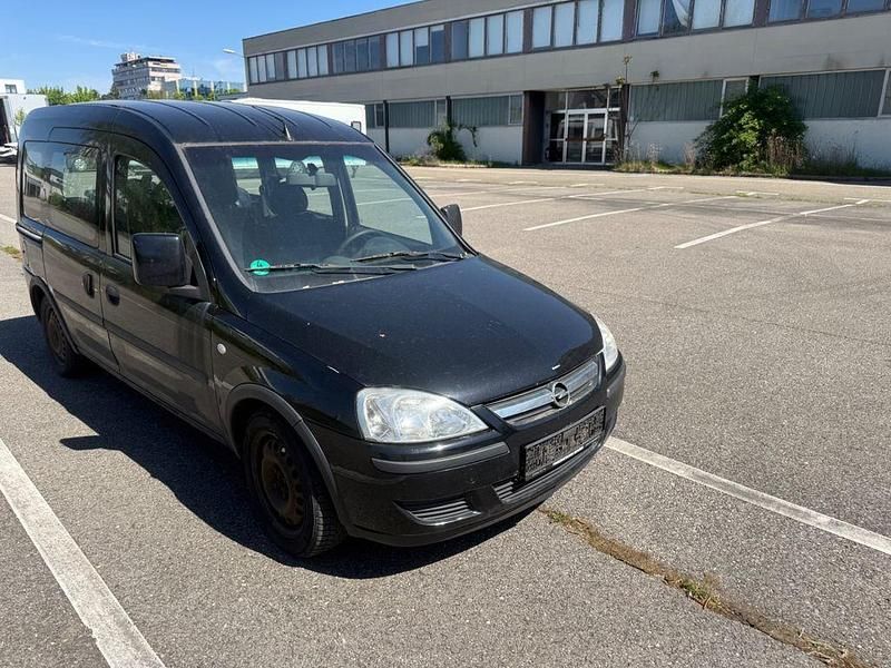 Usata Opel Combo Edition 94 CV (69 kW) 2006 Nero Monovolume