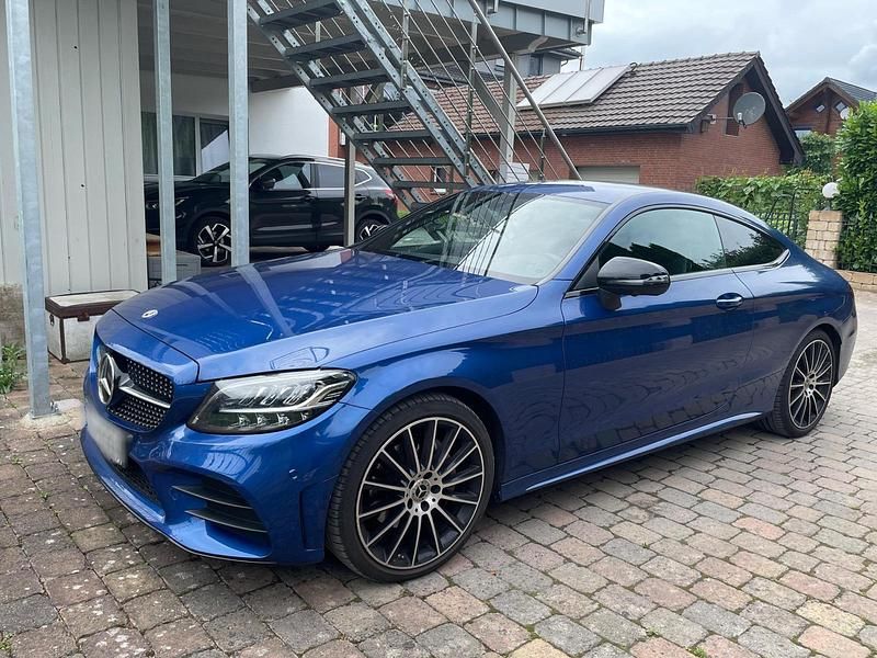 Blau Gebraucht 2022 Mercedes C200 Coupé | 32.500 € (Guter Preis) - Bild 1/4